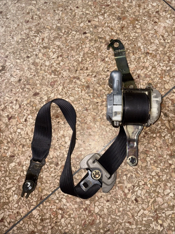 Cinturón de seguridad delantero Subaru Outback Legacy 2005 pasajero izquierdo negro Foto 1 de 4