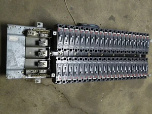 General Electric  42 Breaker Panel Load Center 277V, THED113020 - Picture 1 of 8