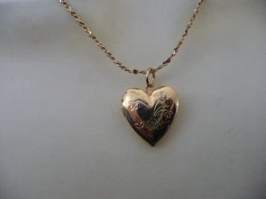 HEART LOCKET ETCHED DELICATE GOLD TONE CHAIN W PENTDANT NECKLACE #25/23 - Picture 1 of 6