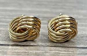 Aretes de oro amarillo de 14 quilates vintage con nudo de amor retorcido de 1 g - Imagen 1 de 8
