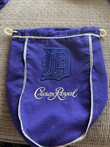 MLB Detroit Tigers Logo’d CROWN ROYAL BAGS 1 Liter 9x7 Cover