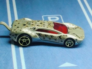 Hot Wheels DC Comics Character Cars WW84 Wonder Woman THE CHEETAH Gold/Gray - Picture 1 of 5