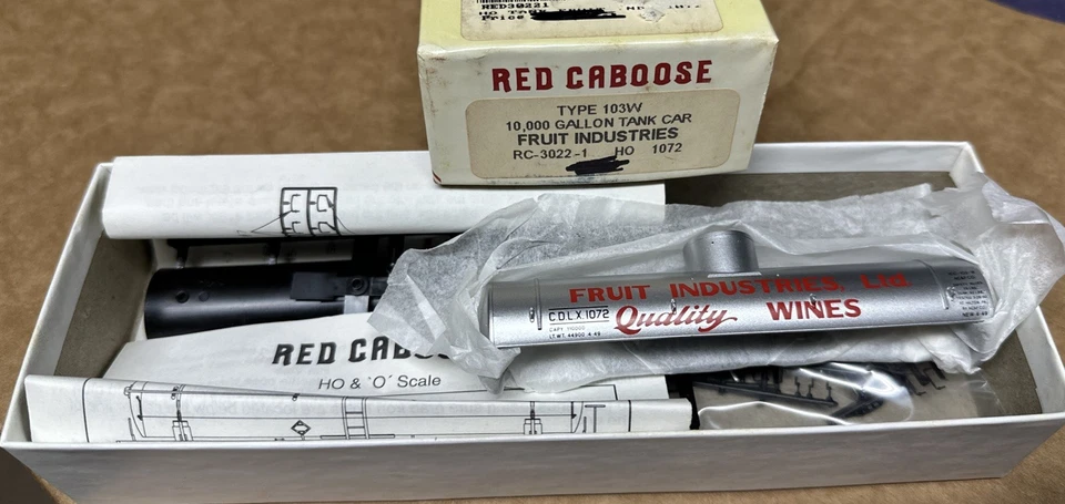 Red Caboose HO Kit #RC-3022-1 Type 103W 10,000g Tank Car Fruit Industries NIB NY - Image 1 of 4