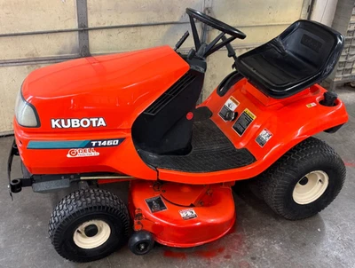 KUBOTA RIDING LAWN MOWER T1460 WITH MOWER DECK RCK40LT - Image 1 of 4