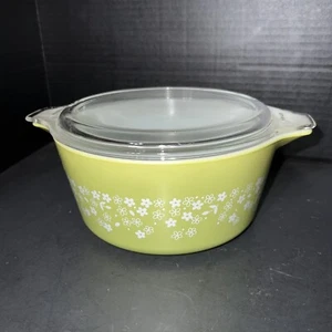 1.5 qt. Spring Daisy Pyrex round casserole dish With Lid - Picture 1 of 8