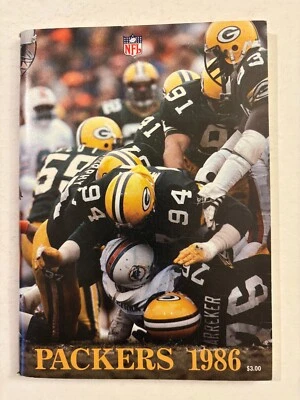 1986 Green Bay Packers NFL Football Media Guide in Excellent/Near Mint Condition - Image 1 of 2