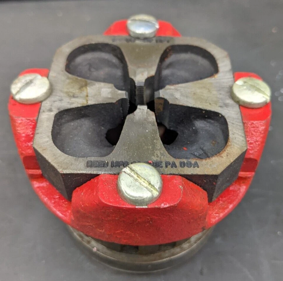 Reed 1/8"-27 NPT Square Die 2-1/2" x 2-1/2" with Ratchet Die Head 1S - Pipe NEW - Image 1 of 1