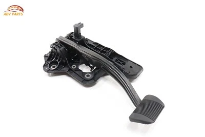 2017 - 2022 CHRYSLER PACIFICA BRAKE STOP PEDAL W/ BRACKET OEM - Image 1 of 4