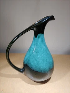 Jarra de cerámica BMP Blue Mountain de colección, Canadá, esmalte "goteo" azul/verde y negro - Imagen 1 de 4