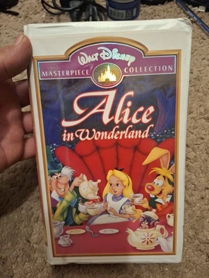 Walt Disney Masterpiece Collection Alice in Wonderland VHS Clamshell. #036 - Image 1 of 3