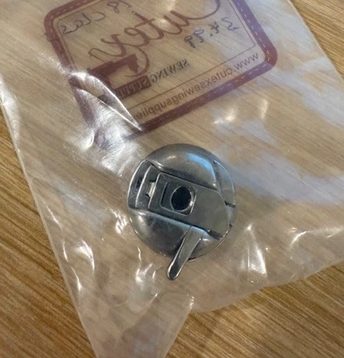 Estuche de bobina #224841 para máquina de coser Singer clase 78, 115 W Foto 1 de 2