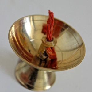 Brass Diya Deepak Diva Akhand Jyot Kuber Navratra Havan Puja Religious Oil Lamp - Picture 1 of 4
