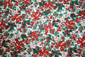 CHRISTMAS BOWS, HOLLY AND PINECONES BY JOAN KESSLER - 100% COTTON FABRIC - Picture 1 of 4