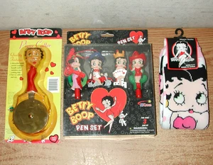 BETTY BOOP LOT: NJ CROCE PEN SET - KING PIZZA CUTTER - SOLED OUT SLIPPER SOCKS - Picture 1 of 6
