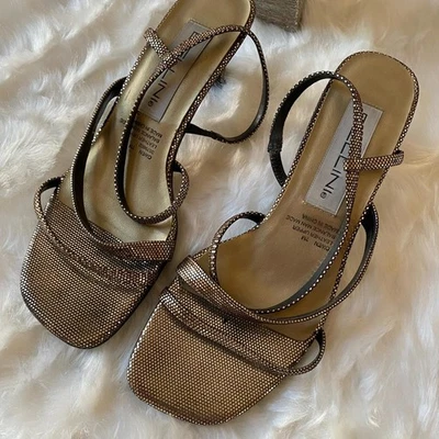 Sandalias Bellini para mujer con tiras metálicas Foto 1 de 4