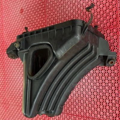 Toyota Previa Deluxe 1991-1997 2,4 L OEM inferior filtro de admisión de aire cubierta de carcasa Foto 1 de 4