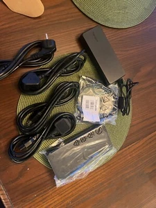 Targus USB-C Universal DV4K Docking Station with 100W Power Delivery - Picture 1 of 2