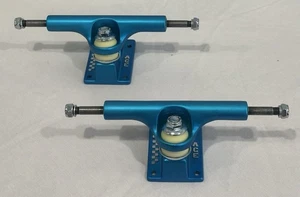 Ace Skateboard Trucks 33 Classic Sapphire Blue 8.0" Truck Axle Set - Bild 1 von 13