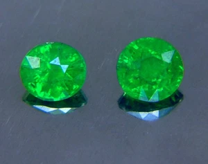 2 PIECES 1.83Ct INTENSE Top Green Tsavorite Garnet oval 100%Natural Gemstone - Picture 1 of 3