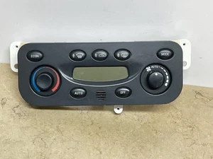 01 02 03 04 05 Saturn L200 L300 AC Heat Temperature Climate Control 22696058 - Picture 1 of 9