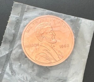 Olde Philadelphia Mint Good Luck Penny Large Size Lincoln Lucky Token 1998 - Picture 1 of 3