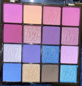 eyeshadow palette - Picture 1 of 6