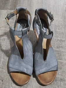 Miz Mooz Heels Sandals 41 Martha Blue Leather Peep Toe T-Strap - Picture 1 of 13