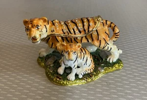 Esmalte con Joyas Tigre Madre con Cachorro Caja Baratija Estrás Cierre Magnético - Imagen 1 de 15