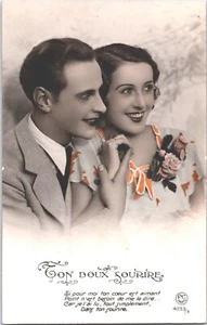 Hermosa pareja victoriana enamorada Bon Doux Sourire de colección RPPC B115 - Imagen 1 de 2