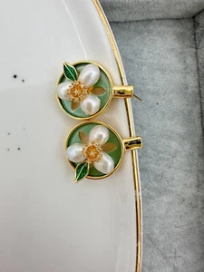 Elegant Vintage Cultured Freshwater Baroque Pearl Earring Green Flower - Picture 1 of 4