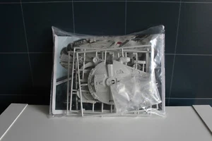 Star Wars Millennium Falcon Modellbausatz von Revell - Bild 1 von 1