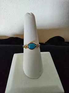 Ladies Turquoise 18Kt Gold Ring - Picture 1 of 2