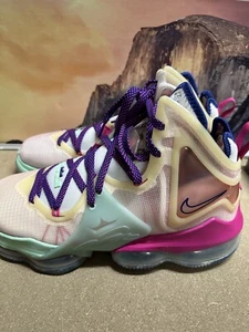Lebron XIX 19 Valentines Day Love Letter Multicolor Pink DH8459-900 Mens 11.5 - Picture 1 of 12