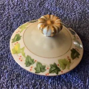 VINTAGE IVY AND BERRY DESIGN SUGAR BOWL LID - Picture 1 of 3