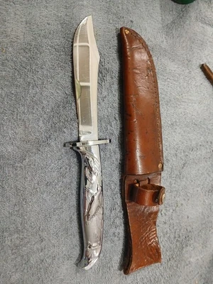 Cuchillo de caza de acero inoxidable vintage Carvel Hall con funda de cuero HECHO EN EE. UU. Foto 1 de 4