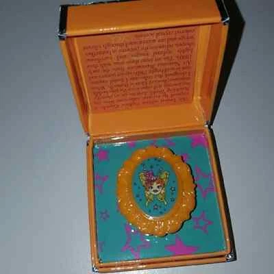 Anillo brillante camafeo mariposa eléctrico Tarina Tarantino Foto 1 de 4