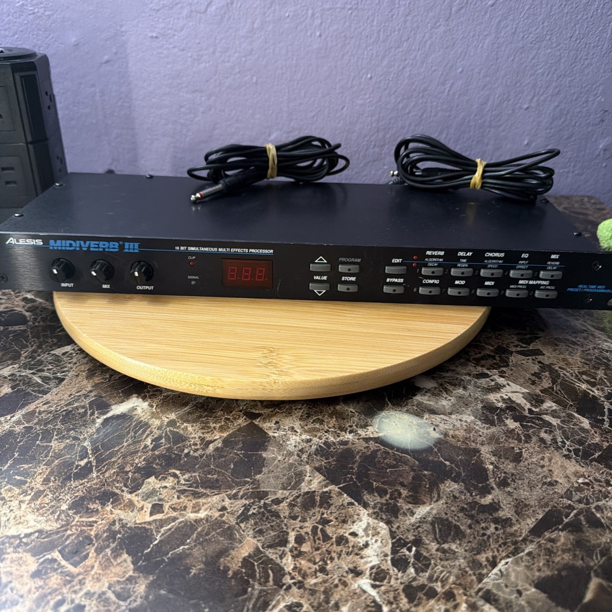 ALESIS MIDIVERB4 24ビット・デジタルマルチエフェクトプロセッサ