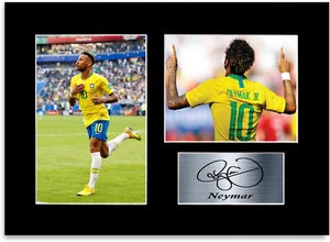 Neymar Brasilien PSG Spieler signiert Autogramm Foto Display Halterung Geschenk A4 - Bild 1 von 1
