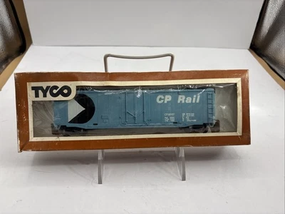 VINTAGE TYCO #339D HO SCALE C.P. RAIL 50' PLUG DOOR BOX CAR IN BOX - Image 1 of 4
