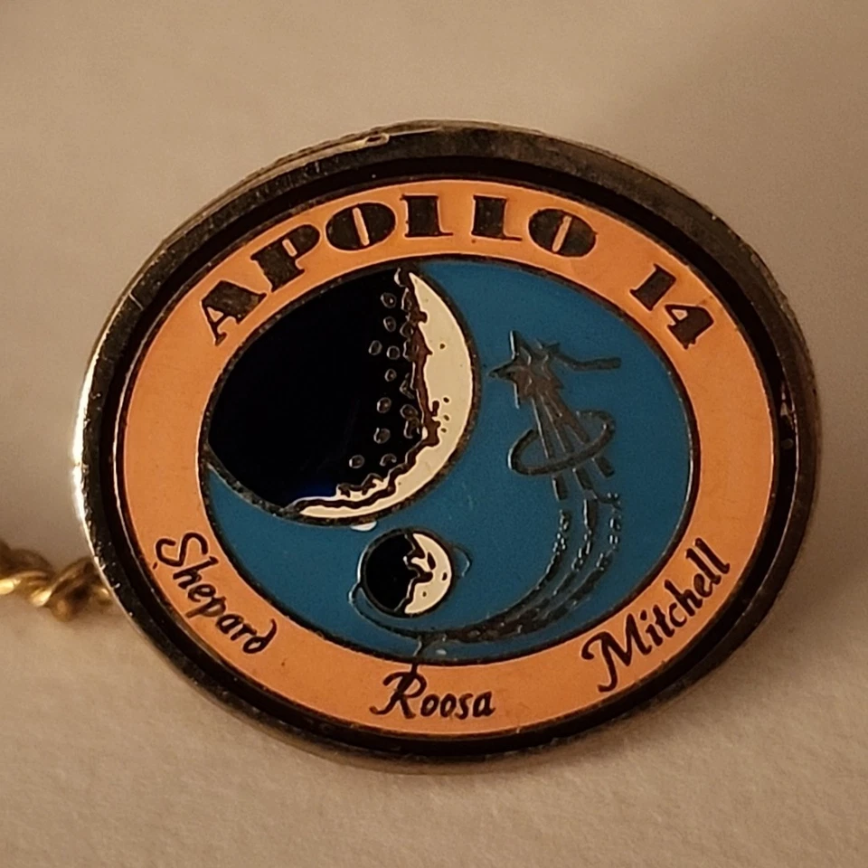 Apollo 14 Shepard Roosa Mitchell Tie Tack Pin Solapa Esmaltada Ovalada Joyería para Hombres  Foto 1 de 3