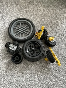 LEGO Motor Bike Wheels Grip Tyres sets - Picture 1 of 1