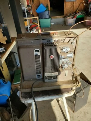 Projetor de Som 1954 Kodascope Pageant 16mm • Modelo 1 • Muito Bom+ a Extra Grande  - Imagem 1 de 4