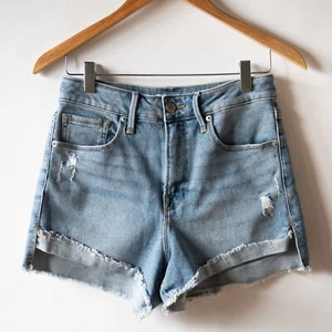 Good American Good Curve Short Shorts Denim High Rise Light Wash Cut Off 8/29 - Picture 1 of 10