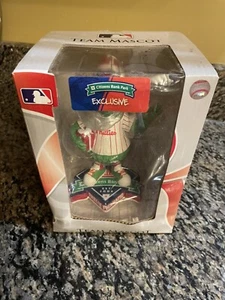 PHILADELPHIA PHILLIES PHANATIC 2012 SGA STADIUM EXCLUSIVE CHRISTMAS BOBBLEHEAD - Picture 1 of 6