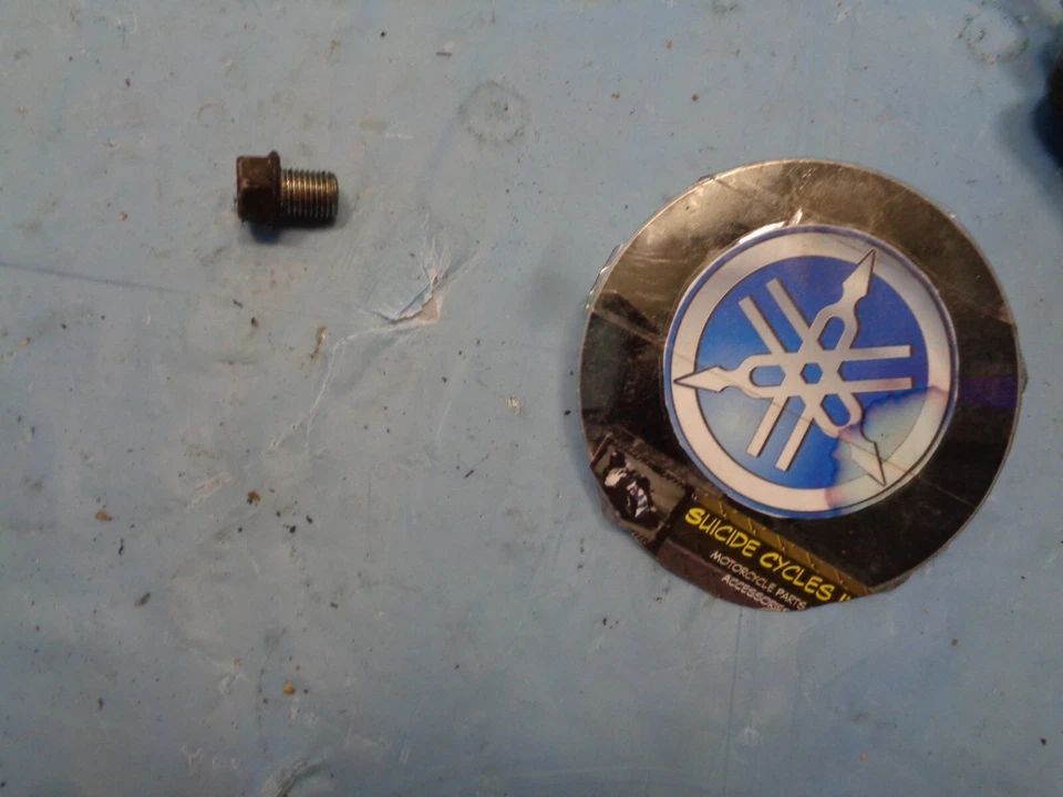 Yamaha YZF R6 2001 tapón de drenaje de cárter de aceite 98 99 00 01 Foto 1 de 3