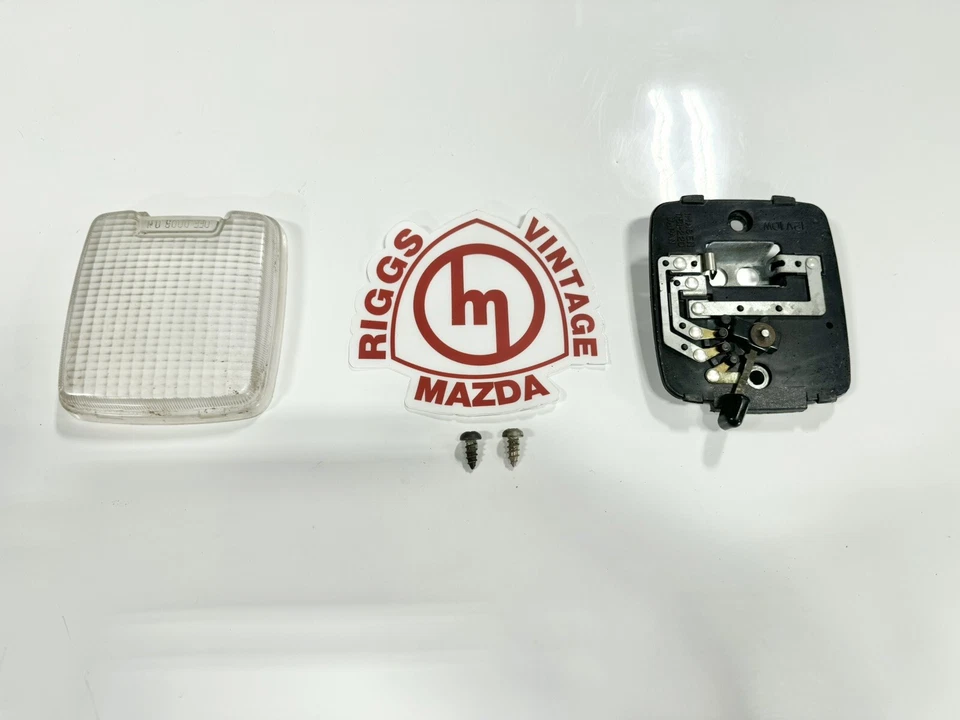 Luz domo Mazda Rx4 929 cupé vagón sedán Foto 1 de 4