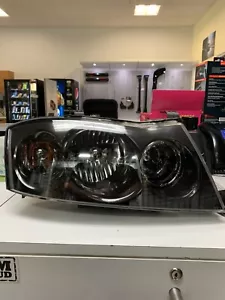 INFINITI M45 OEM Right Passenger Headlight Assembly 26010CR925 - Picture 1 of 5