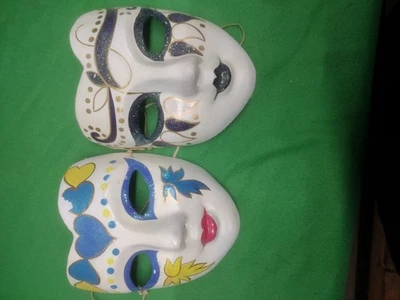 Máscara de rímel hecha a mano Foto 1 de 3