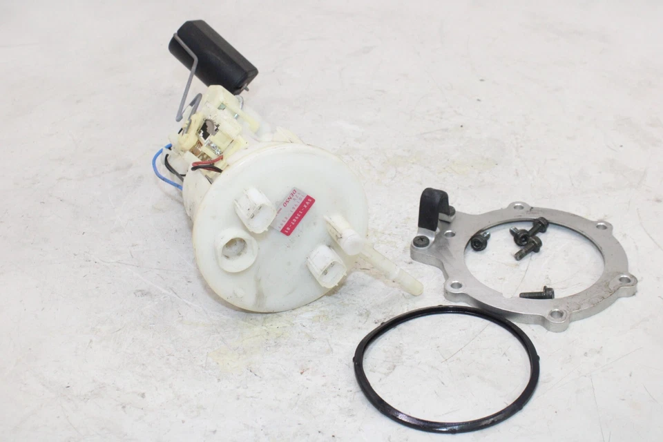 04-08 YAMAHA FZ6 OEM FUEL PUMP GAS PETROL SENDER UNIT - Image 1 of 4