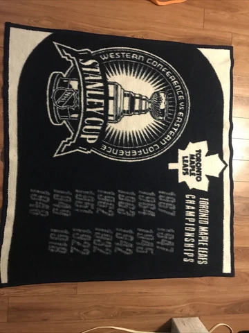 1990’s Toronto Maple Leafs Fleece Blanket 1918-1987 Print 4ft x 4ft Cover